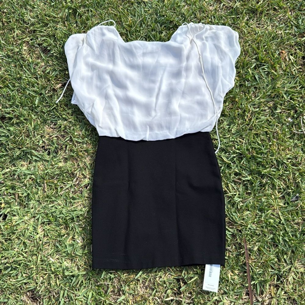 Alice and Olivia Dress - Open Back - Size 12 Dress - Tight Skirt Attached